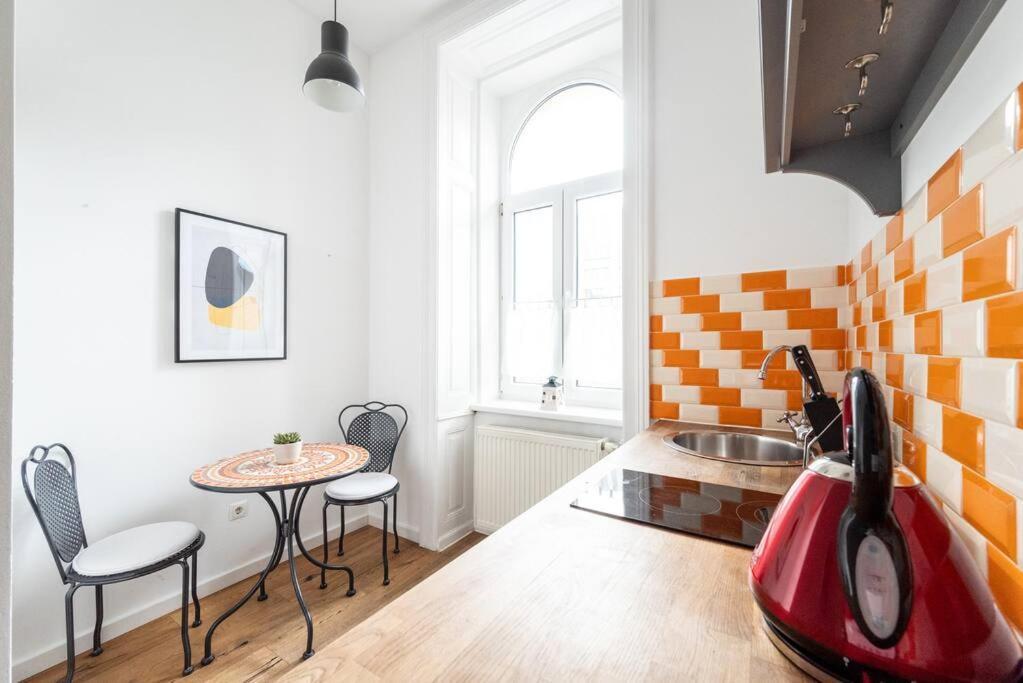 Lite 1Br Near Metro & Center By Hm Daire Viyana Dış mekan fotoğraf